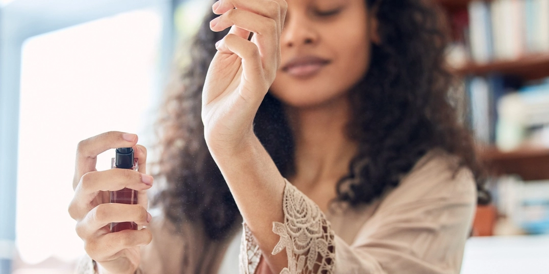 Best Way to Apply Perfume for a Long-Lasting Scent