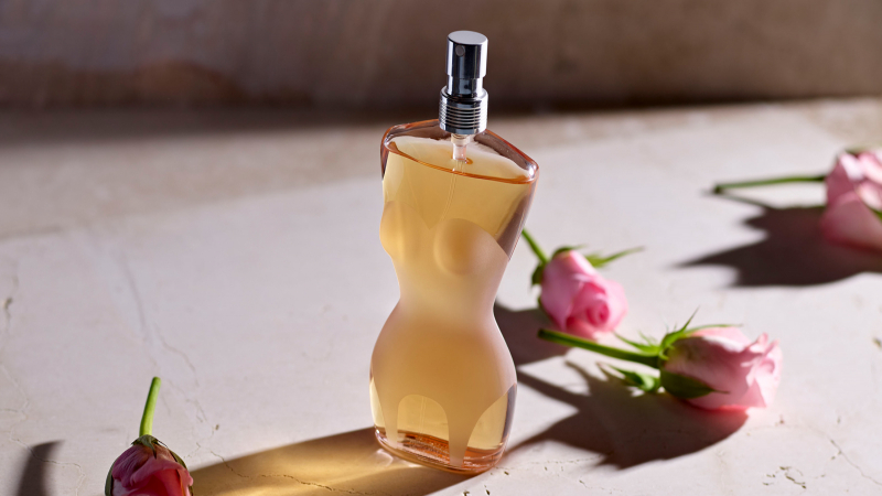 15 Sensual Perfumes Perfect for a Date Night